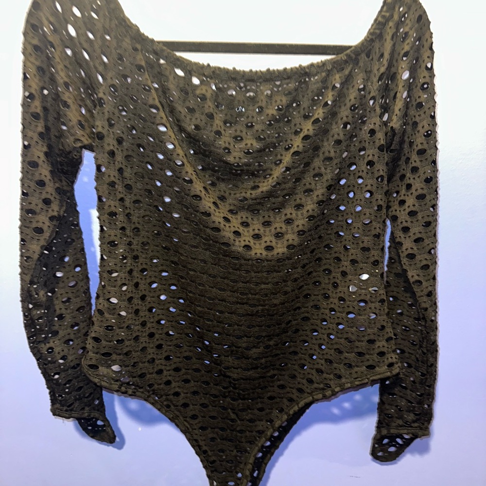 Black Off-Shoulder Mesh Bodysuit and Leggings - Picture 4 of 8